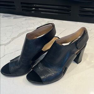 Naturalizer Chic Black Leather Open-Toe Heels